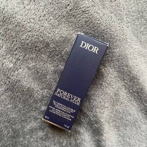 Dior Forever Natural Nude Foundation in shade 2.5N Neutral